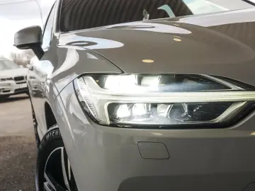 VOLVO XC60 D4 AWD R-DESIGN