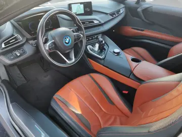 i8 Coupé i Interieurdesign Accaro Laser HeadUp