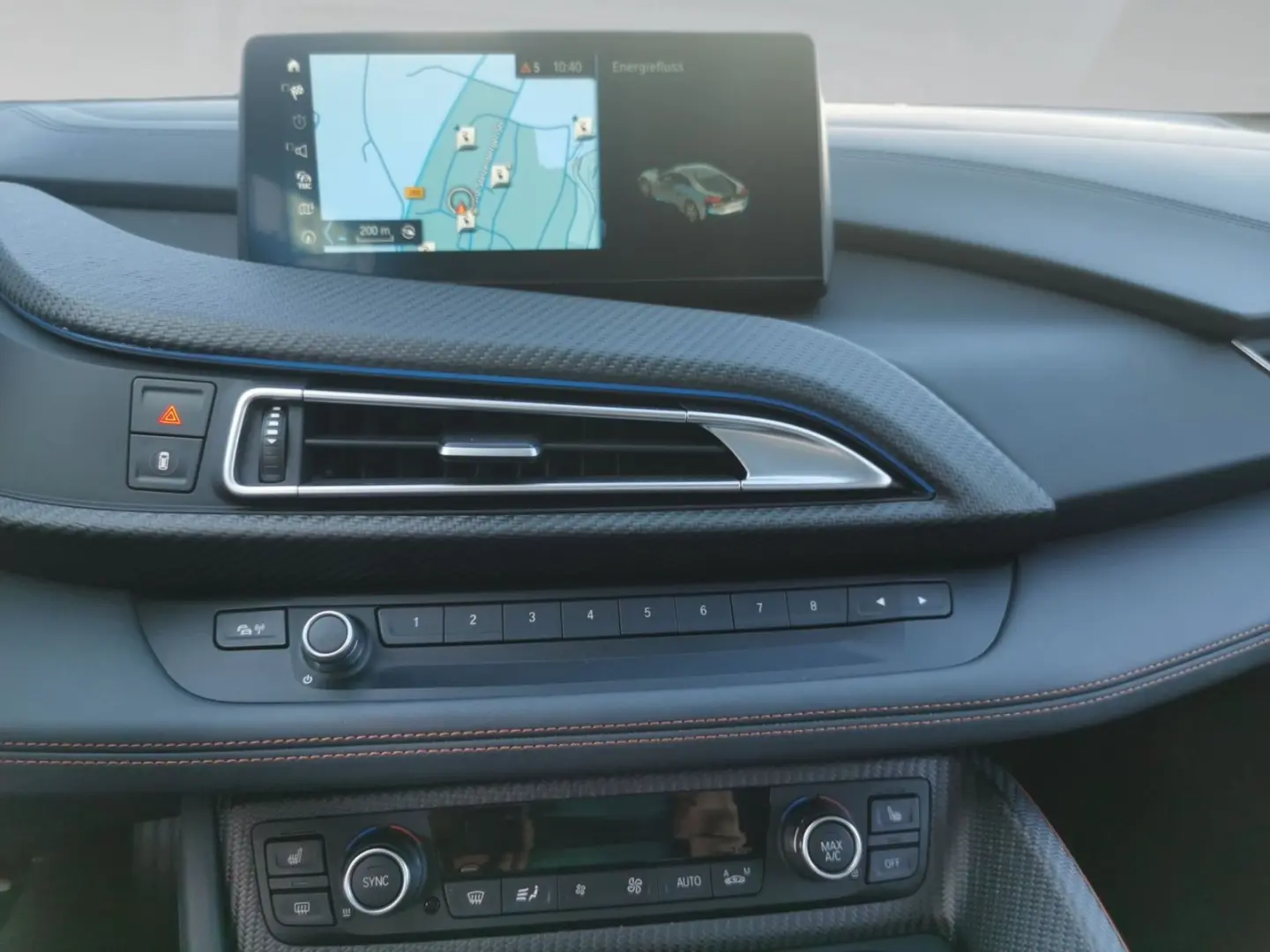 i8 Coupé i Interieurdesign Accaro Laser HeadUp