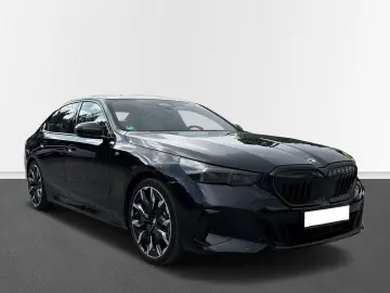 520i M Sport Pro 21 PANO Shadow Iconic 360 B&W