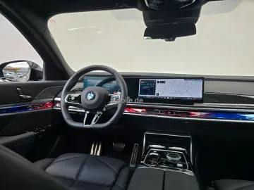 740d xDrive M Sportpaket*Standhzg*Sky-Lounge*B&W