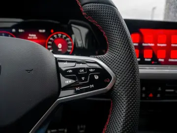 Golf VIII GTI Clubsport 2.0 TSI DSG ACC NAVI SHZ
