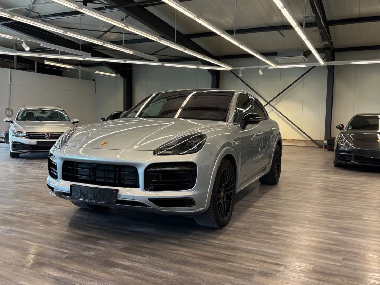 Cayenne Coupe GTS Luft* AHK* PANO* Hinterachslen