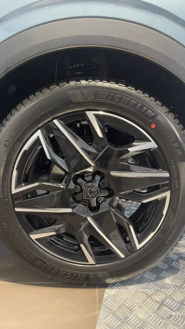 PEUGEOT 3008 SUV ALLURE 1.2 HYBRID 145 CP E-DCS6 EURO 6.4