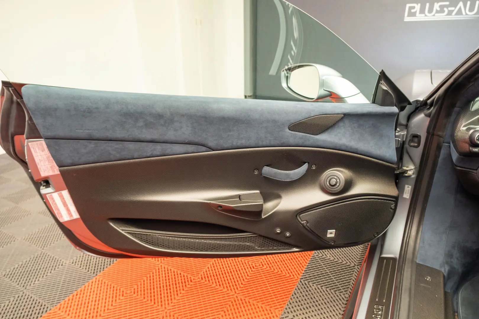 Ferrari 488 Pista GTB Lift Full carbon F/R cameras JBL