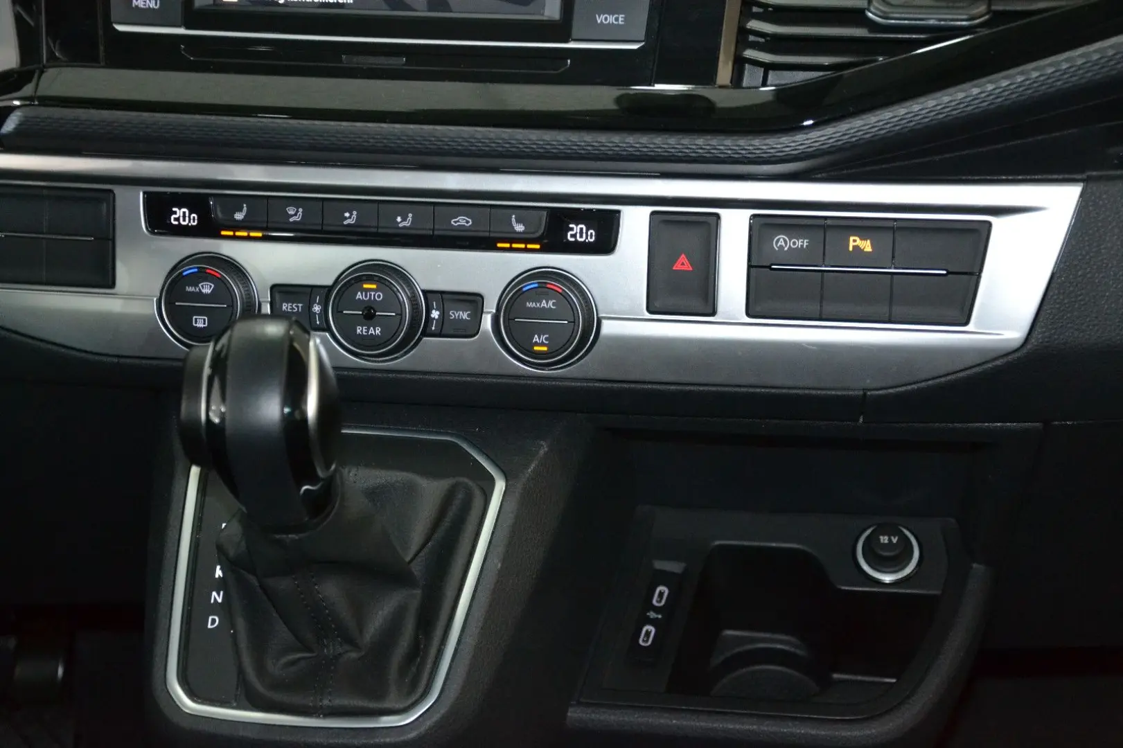 T6.1 Multivan 2.0 TDi DSG * KAM * SHZ * LED