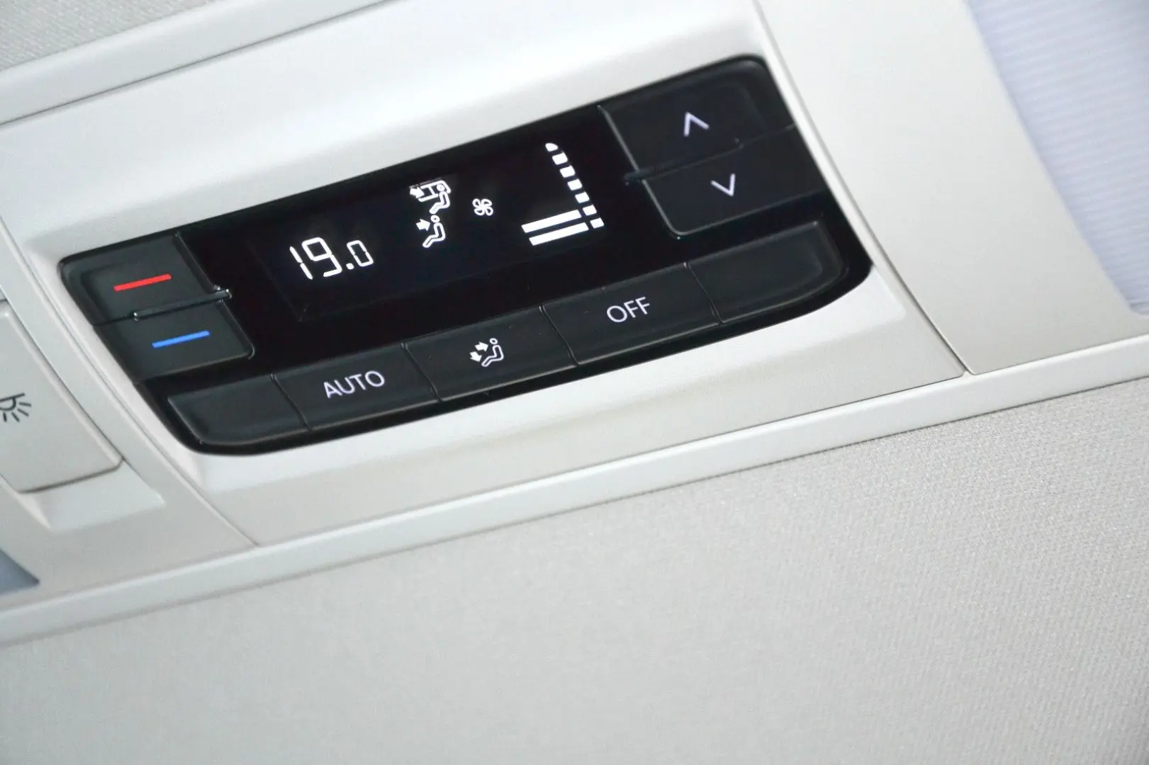 T6.1 Multivan 2.0 TDi DSG * KAM * SHZ * LED