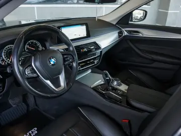 BMW 520D LUXURY