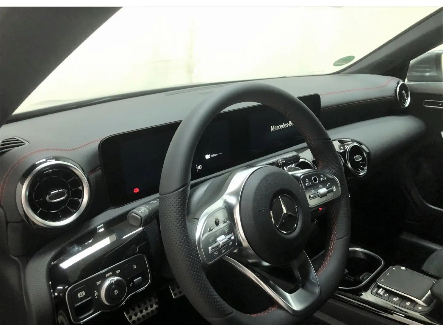 CLA 250e AMG Pano*AHK*Kamera*MULTIBEAM*Navi*MBUX