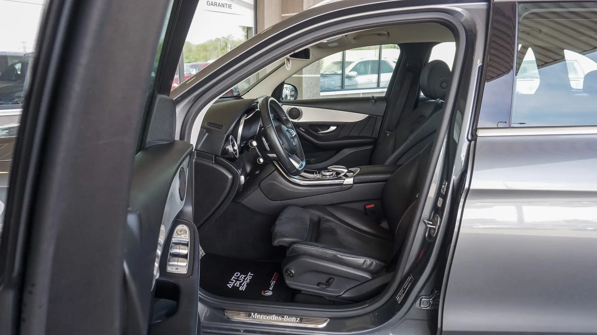 MERCEDES GLC 250D PREMIUM 4