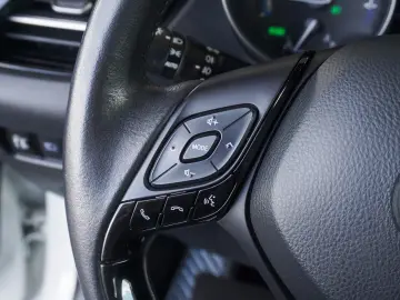 TOYOTA C-HR TREND E-CVT