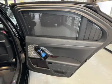 740d xDrive M Sport~PANO SKY~B&W DIAMOND~HUD~