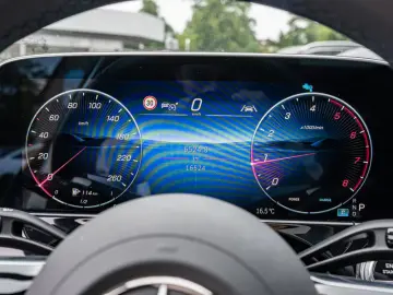E 200 AMG-Sport/Superscreen/Panoramic