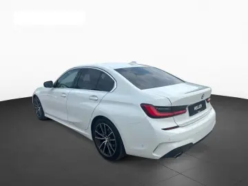 BMW 320 i Limousine M Sport HUD KAMERA LASER