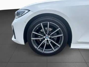 BMW 320 i Limousine M Sport HUD KAMERA LASER
