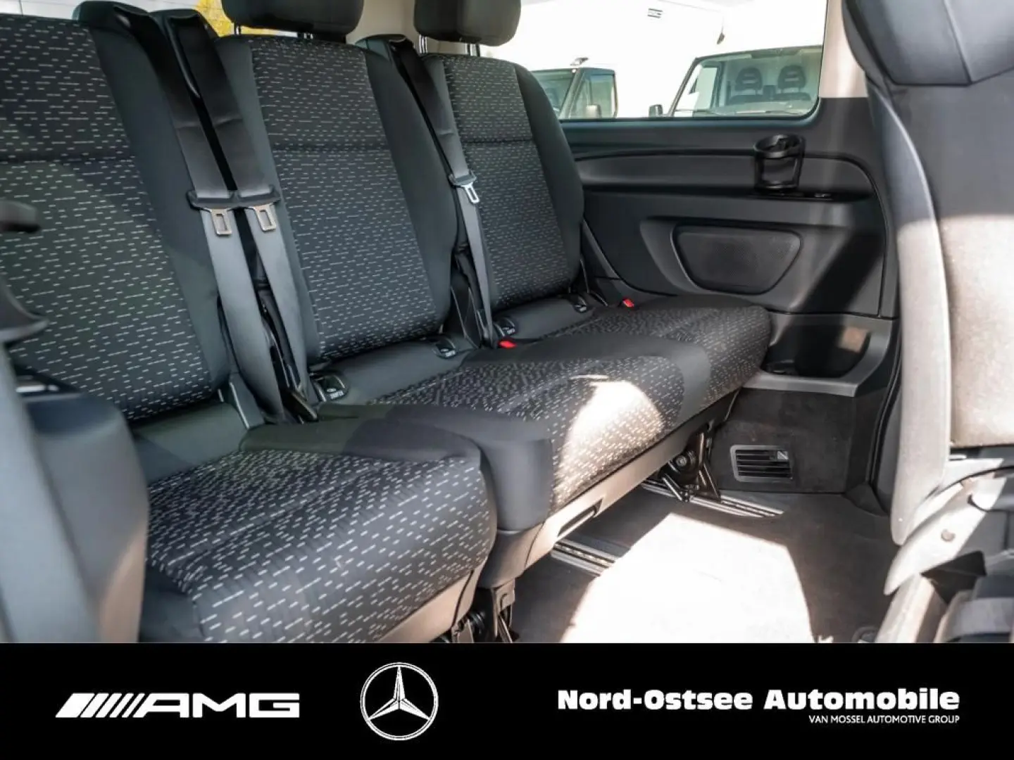 Vito 116 Tourer PRO Lang 8 Sitze NAVI SHZ AHK vo