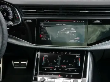 Q8 55 TFSI e quattro S Line Allradlenk*AHK*B&O