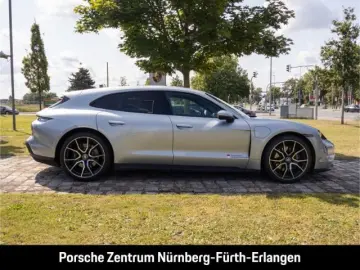 Taycan Sport Turismo BOSE 21-Zoll Abstandsregelu