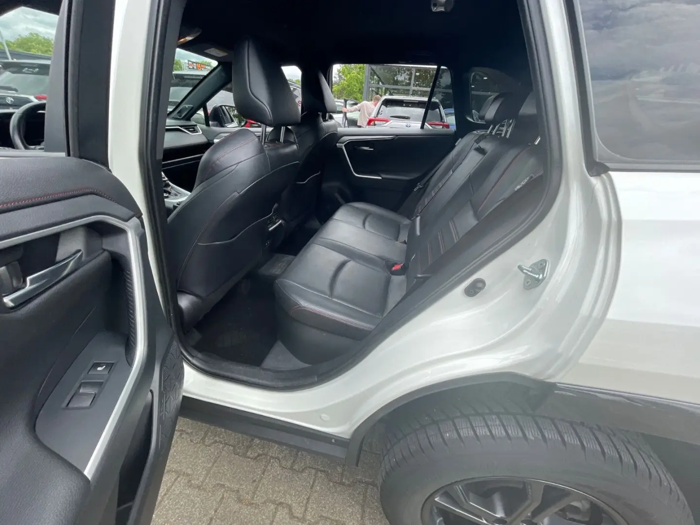 RAV4 Plug-In Hybrid 4x4 ACC HeadUp 360K. LED+
