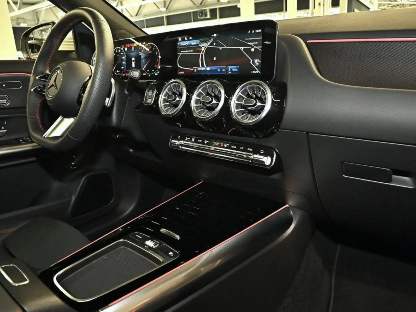 GLA 250 4M AMG Sport Premium Plus Distr. LED Pan