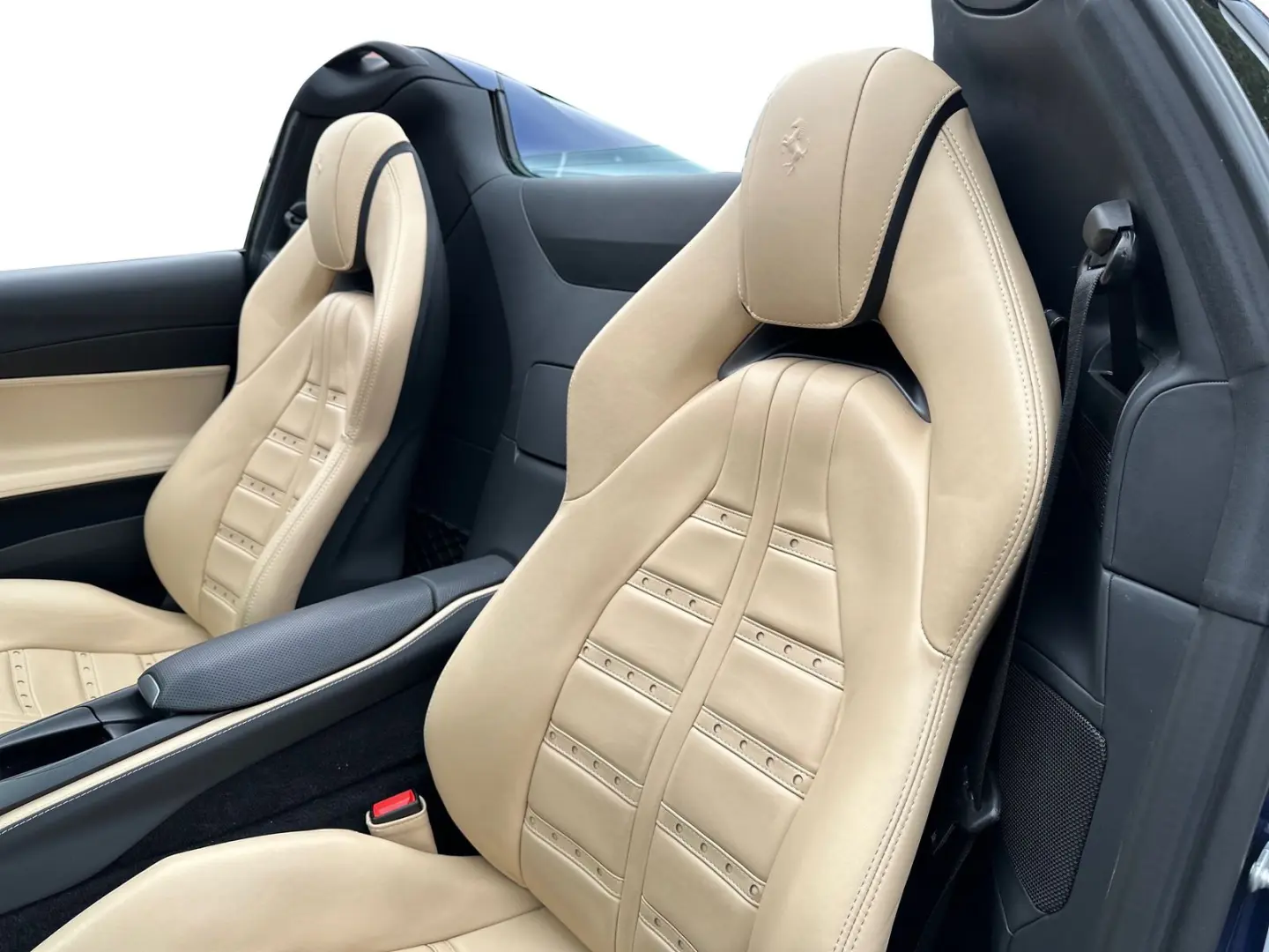 812 GTS *ADAS*Karbon*Embleme*CarPlay*
