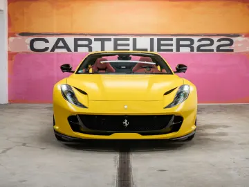 812 GTS V12 STOCK CARBON LIKE NEW