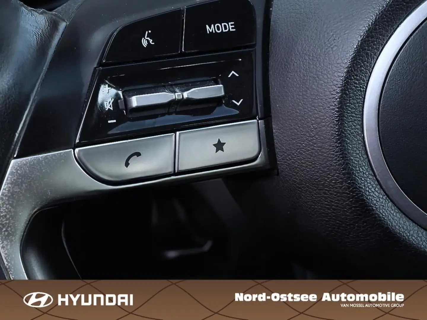 TUCSON TREND 2WD KAMERA LED TEMPO BLUETOOTH PDC