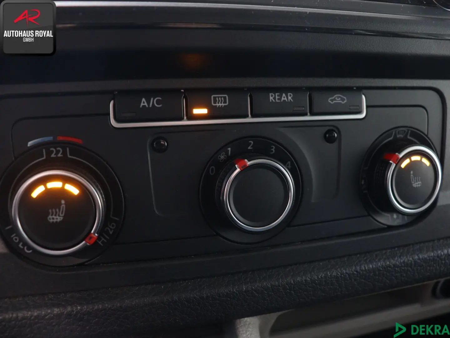 T6 Caravelle 2.0 TDI 4M LANG 8 SITZE AHK,NAVI