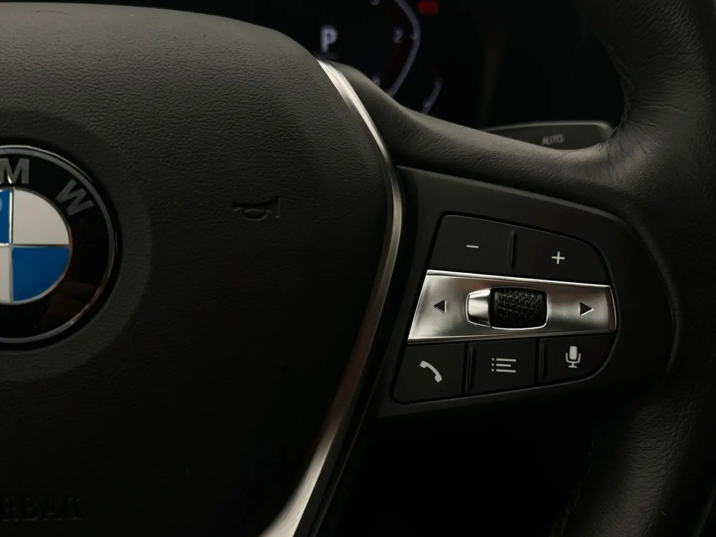 320dA Lim. xDrive Sport Line+NAV+L/C-PRO+LED-SW+