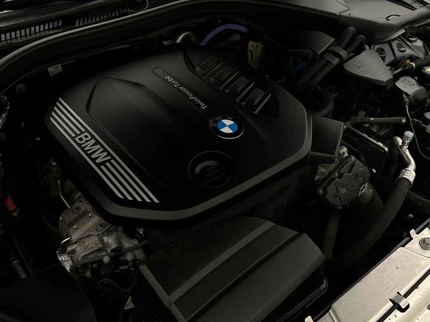 320dA Lim. xDrive Sport Line+NAV+L/C-PRO+LED-SW+