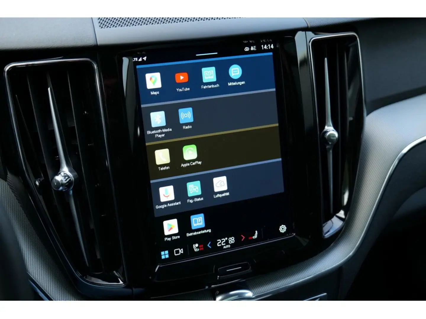 XC60 T6 AWD Plus Dark Recharge Plug-In Hybrid AW