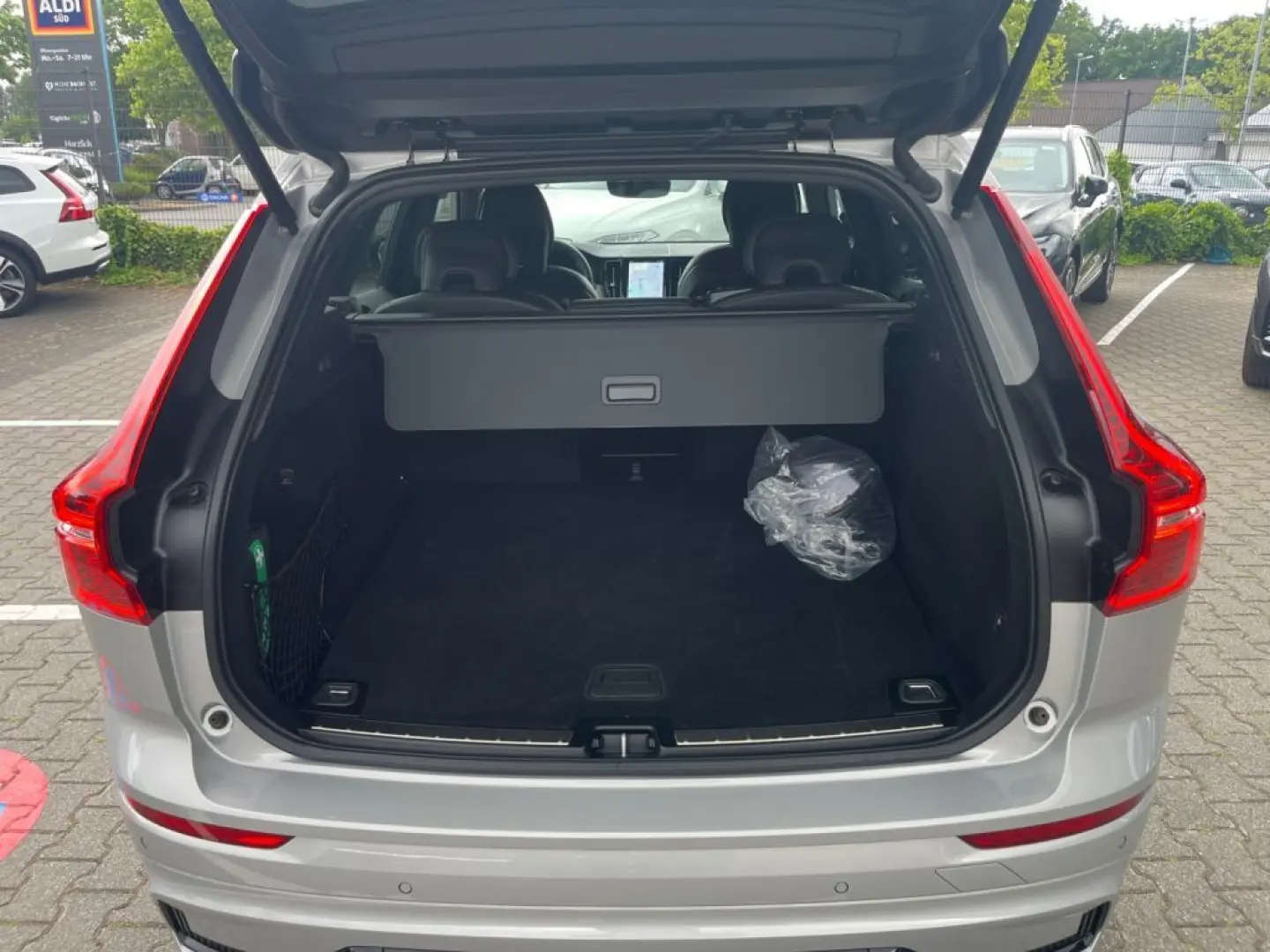 XC60 T6 AWD Plus Dark AHK+Memory+360'Kam+Pano