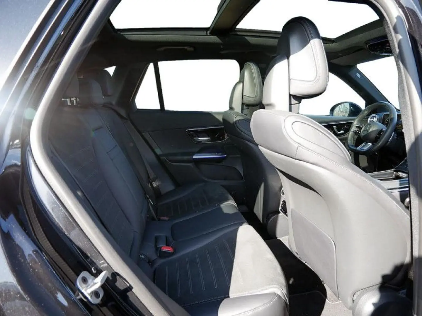 GLC 300 d 4M , AMG NIGHT DISTR SPUR PANO AHK