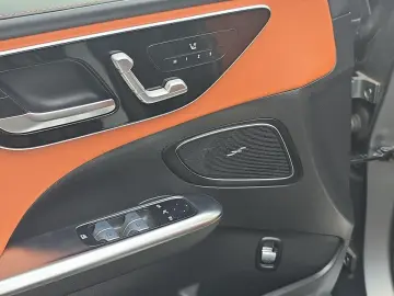 C 220 T d 4Matic AMG BURMESTER LEDER PANO 360° L