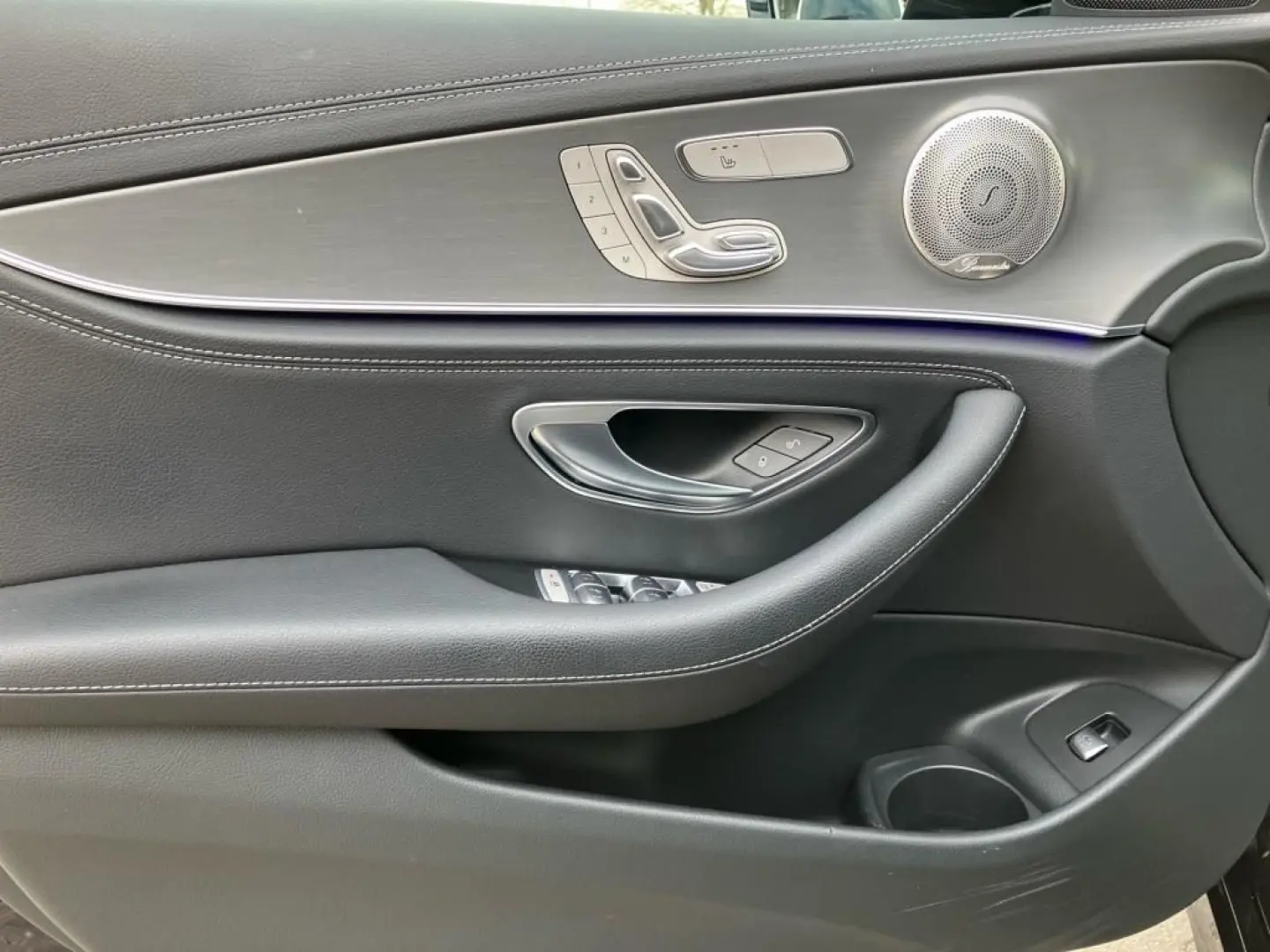 E 300 de 4M T AMG HUD Panor. Distr. 360° Burmes.