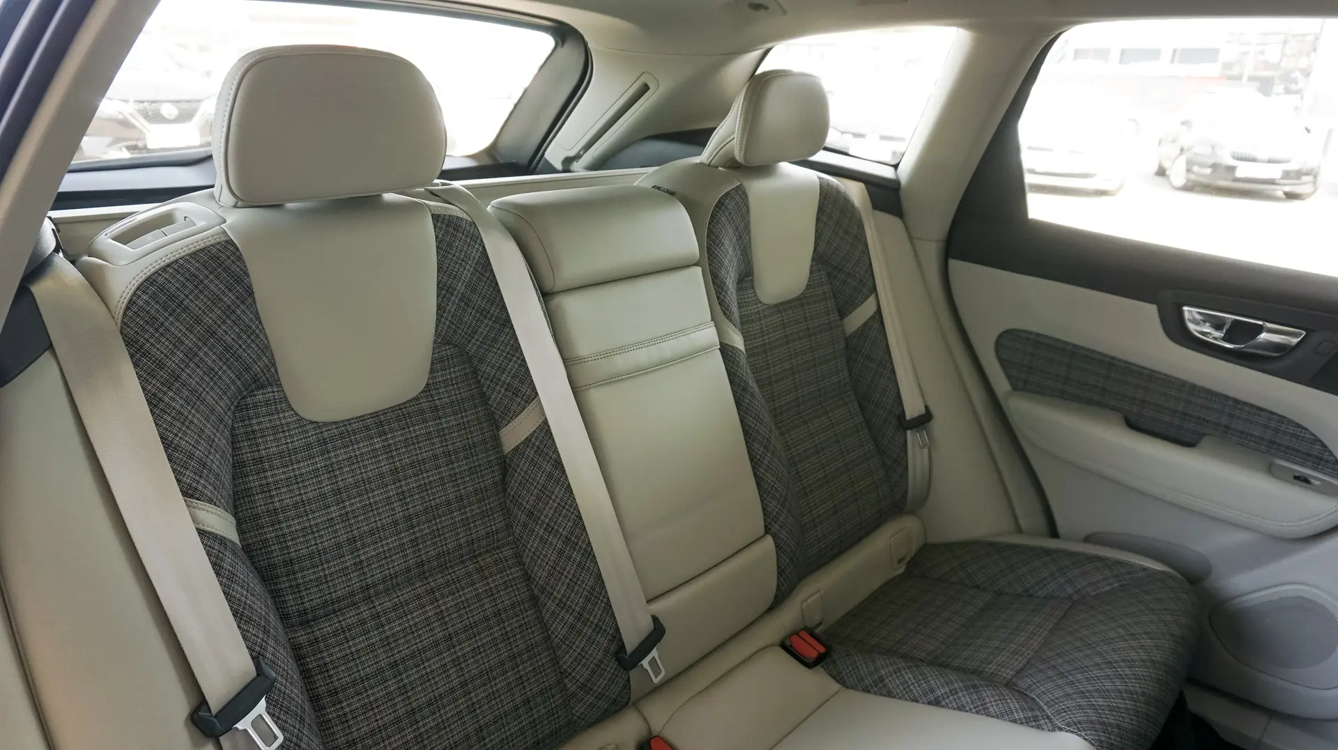 VOLVO XC60 T8 AWD BUSINESS+