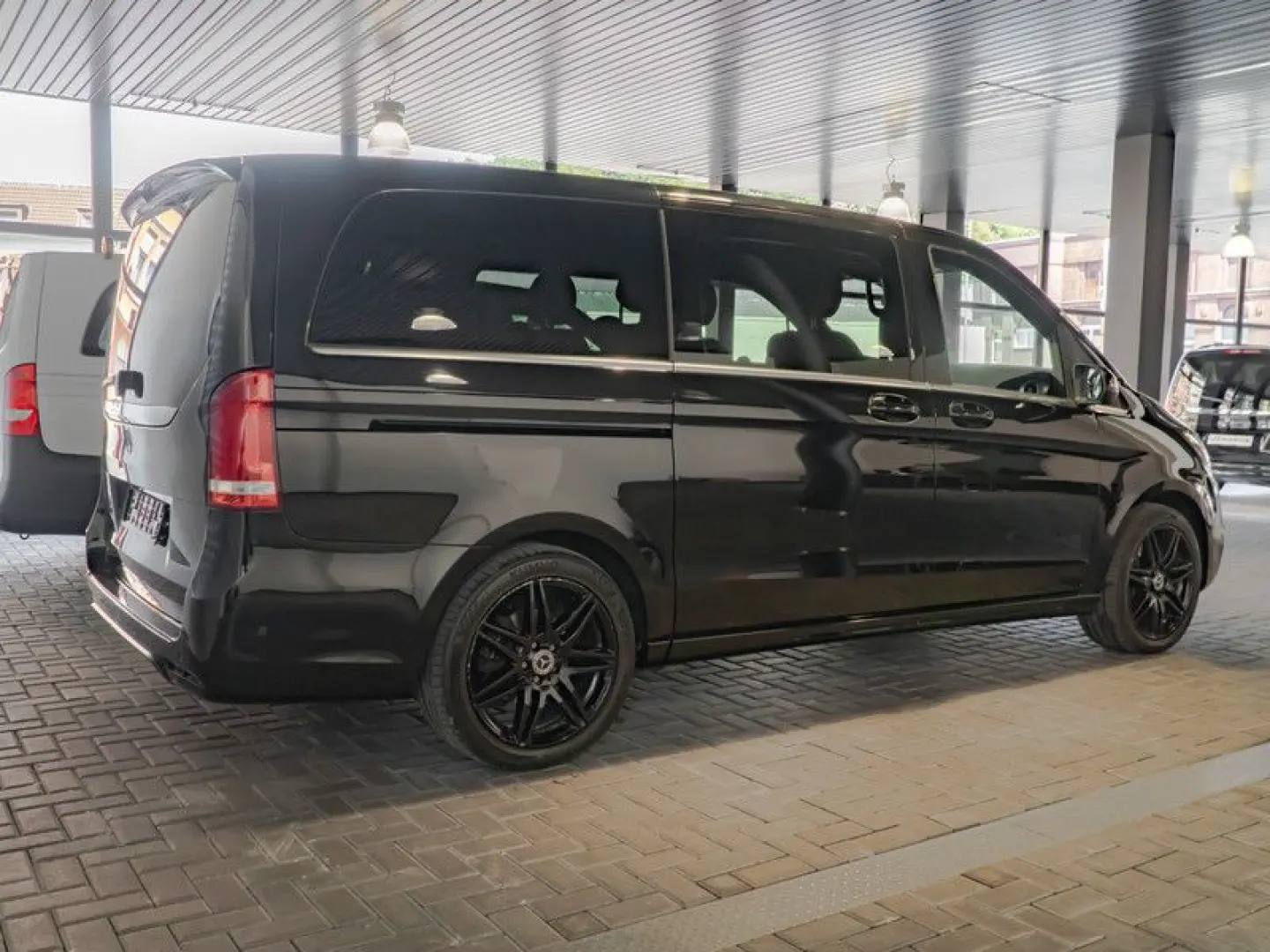 V 300 AVANTGARDE EDITION L+4x4+AMG+DISTR+STHZG