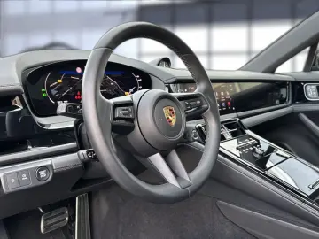 Panamera 4 MY2025+3XDISPLAY+HD-MATRIX+PANO+21