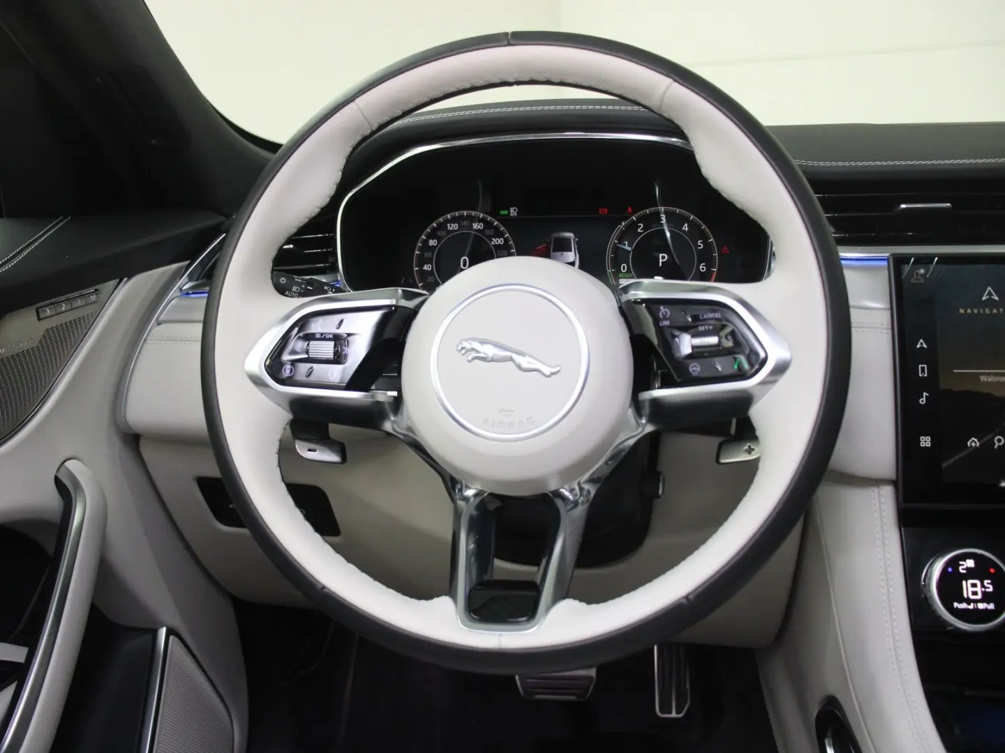F-Pace P400e AWD R-Dynamic SE Pano DAB LED RFK