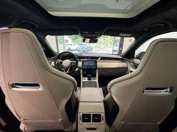 F-Pace P550 SVR AHK 22''LM  PANODACH HEAD-UP ACC