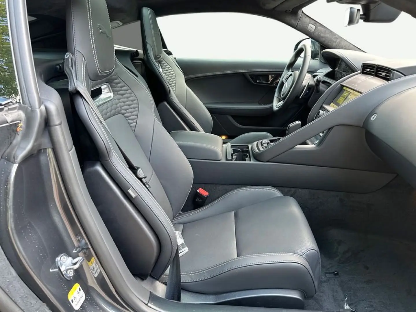 F-Type Coupe P450 AWD Aut. 75