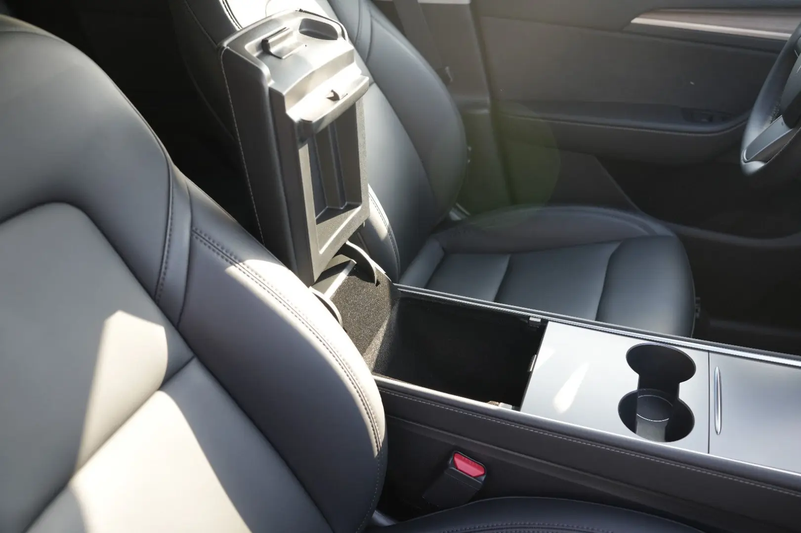 Model Y Long Range Dual AWD*LEDER*PANO*