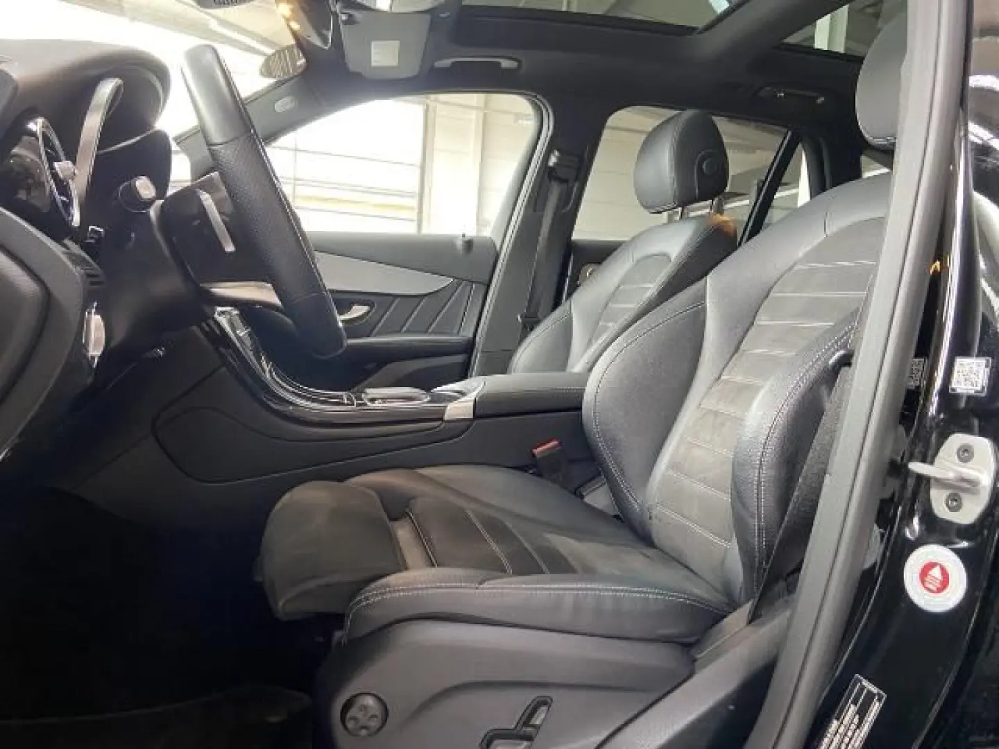 GLC 300 de AMG Line 4M LED Pano Burmester Distr+