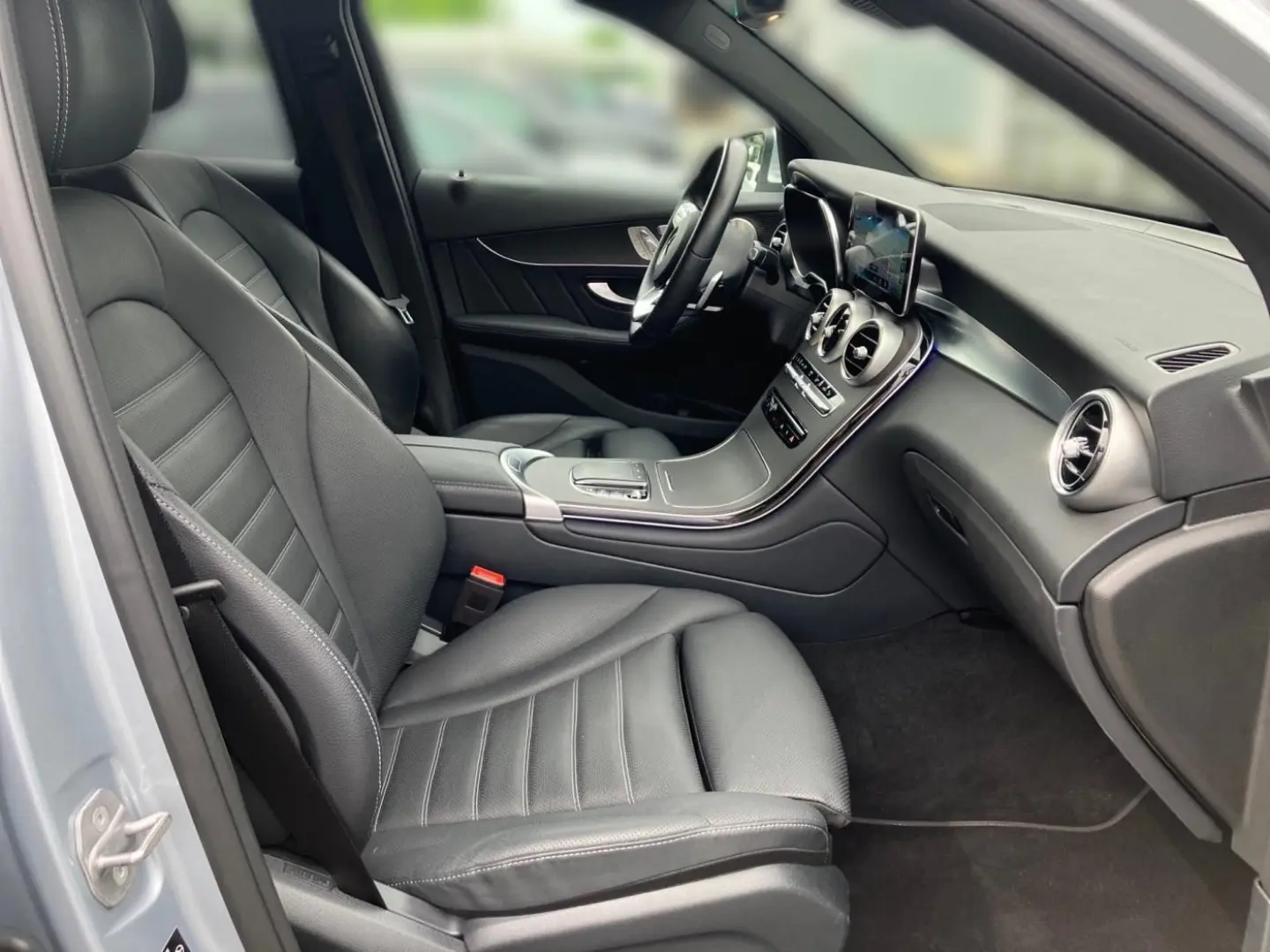 GLC 300 de 4M AMG+AHK+DISTR+360°+MULTIB+KEYLESS+