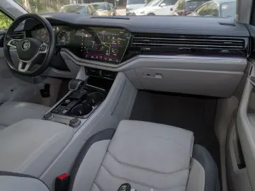 Touareg 3.0 TDI ELEGANCE LM21 STHZG PANO MATRIX
