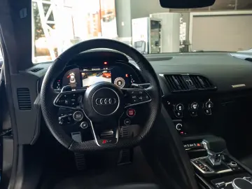 Audi R8 V10  Performance