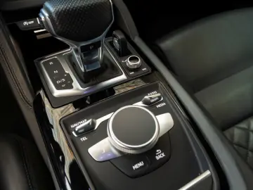 Audi R8 V10  Performance