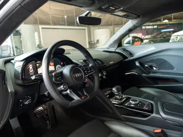 Audi R8 V10  Performance