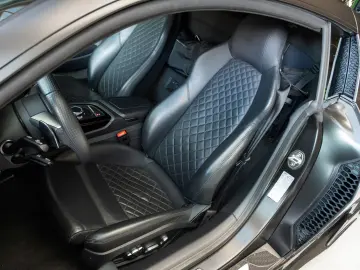 Audi R8 V10  Performance