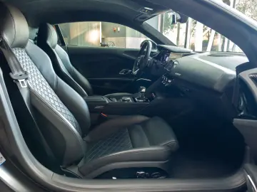 Audi R8 V10  Performance